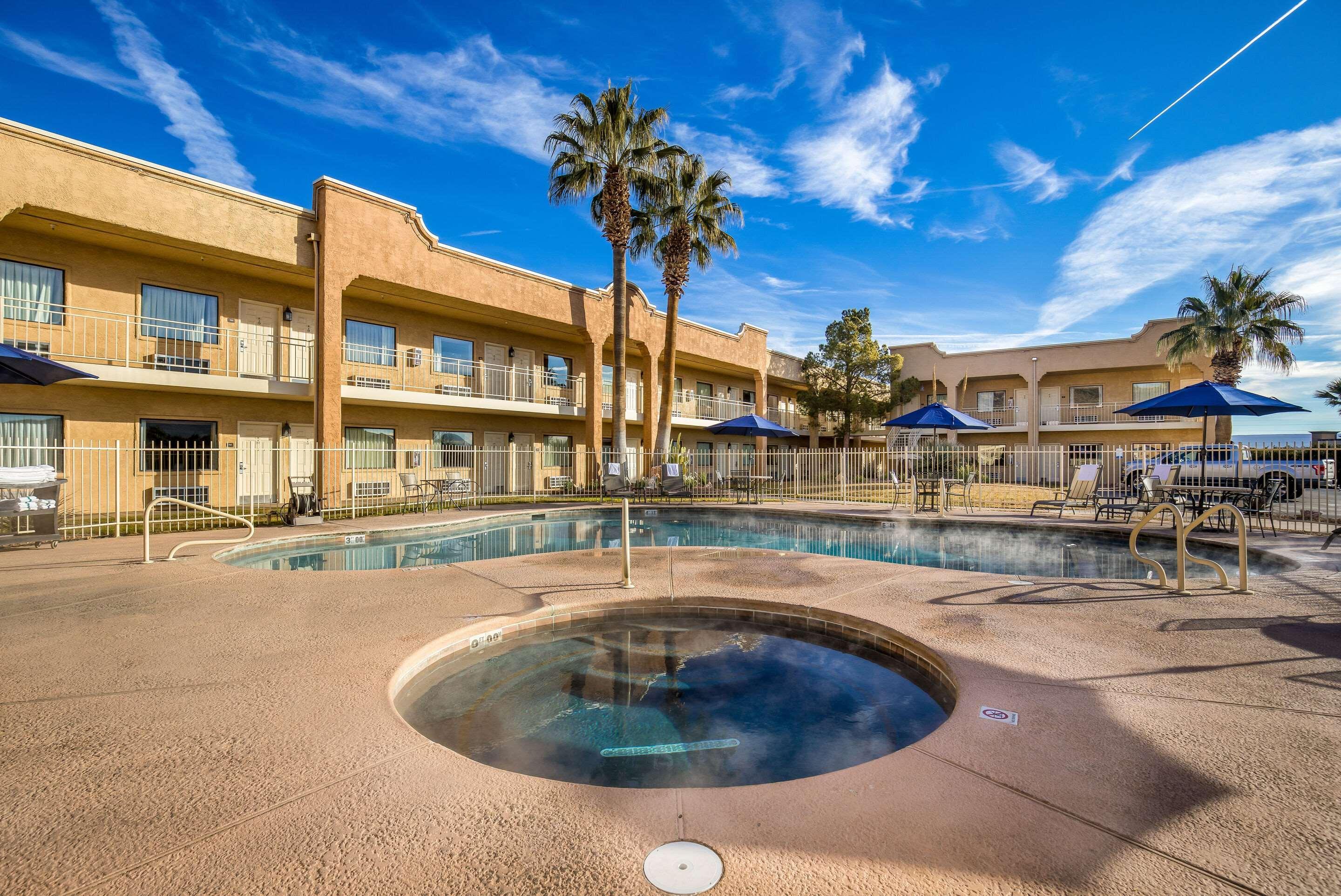 Clarion Suites St George - Convention Center Area Сейнт Джордж Екстериор снимка