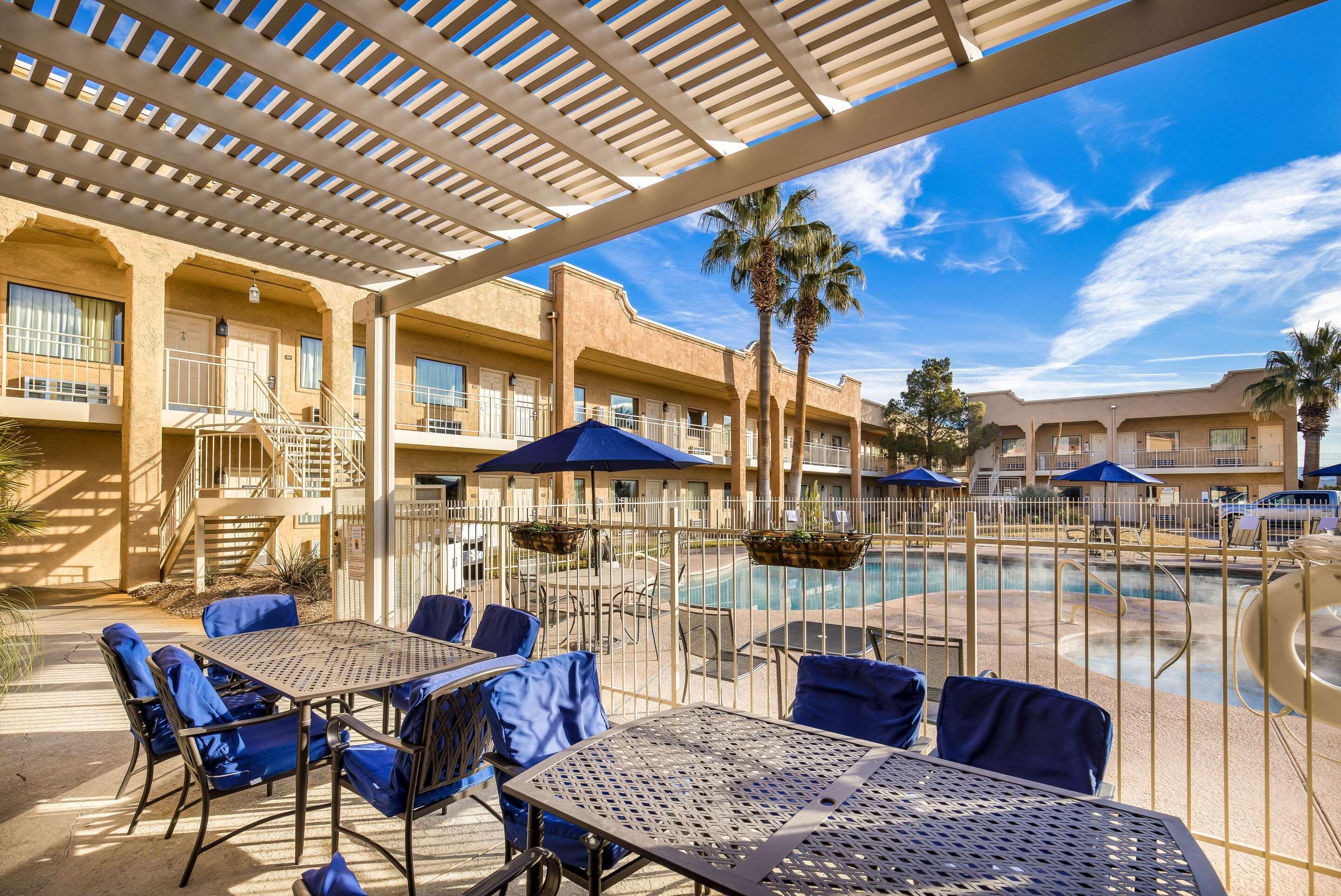 Clarion Suites St George - Convention Center Area Сейнт Джордж Екстериор снимка