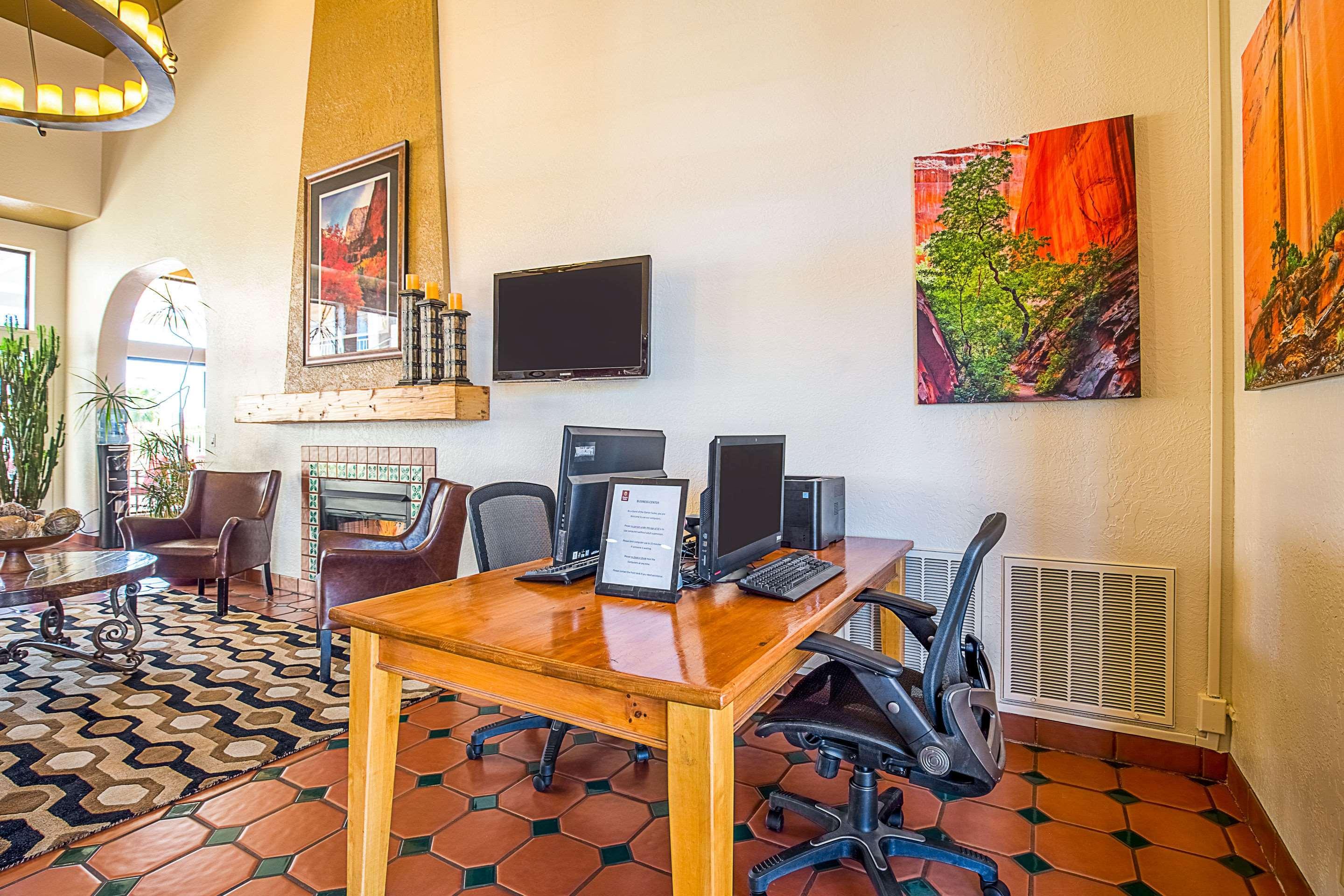 Clarion Suites St George - Convention Center Area Сейнт Джордж Екстериор снимка