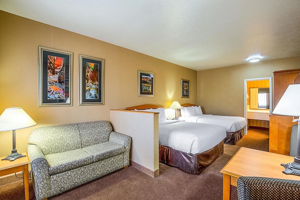 Clarion Suites St George - Convention Center Area Сейнт Джордж Екстериор снимка