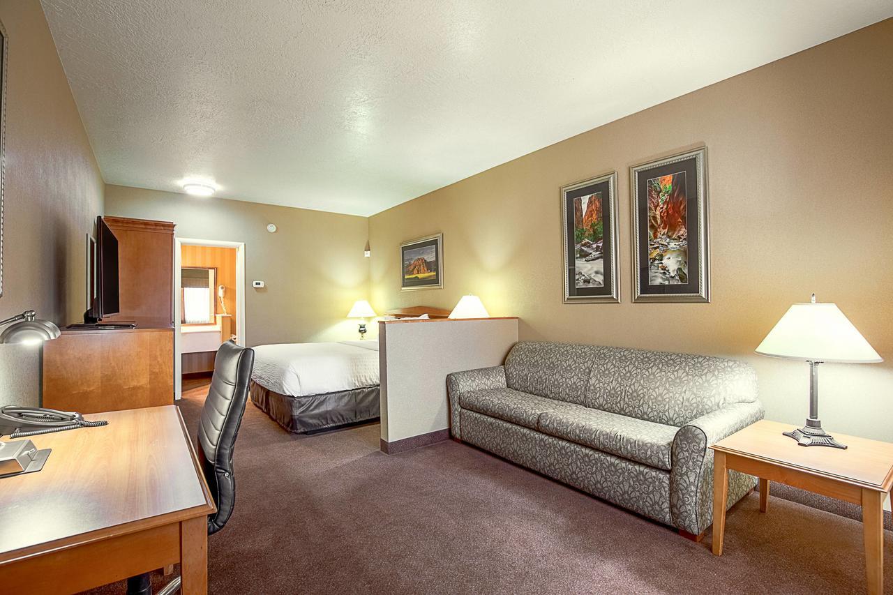 Clarion Suites St George - Convention Center Area Сейнт Джордж Екстериор снимка